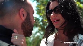 Все о групповом сексе матерей и дочерей