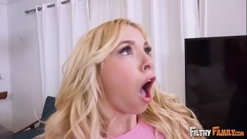 После чего увез к себе домой и трахнул во дворе