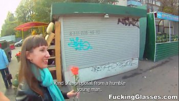 Трахают на улице молодого парня