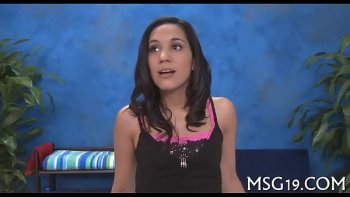 Худую брюнетку с плоскими титьками жестко шпилят в очко раком