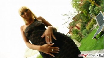 Два парня трахают зрелую