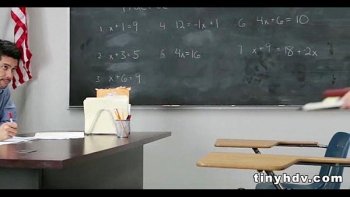 Горячий русский мужик с раком груди трахает в задницу русоволосую девочку