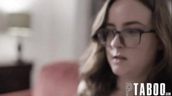 Опустились к члену и насосали его