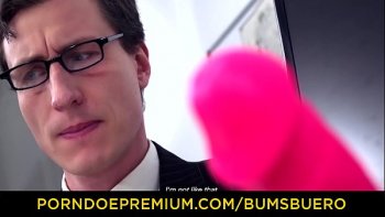 Трахнул сзади красивую блондинку